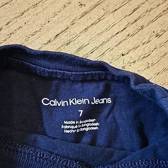 Navy Calvin Klein t shirt boys size 7 - Picture 2 of 5